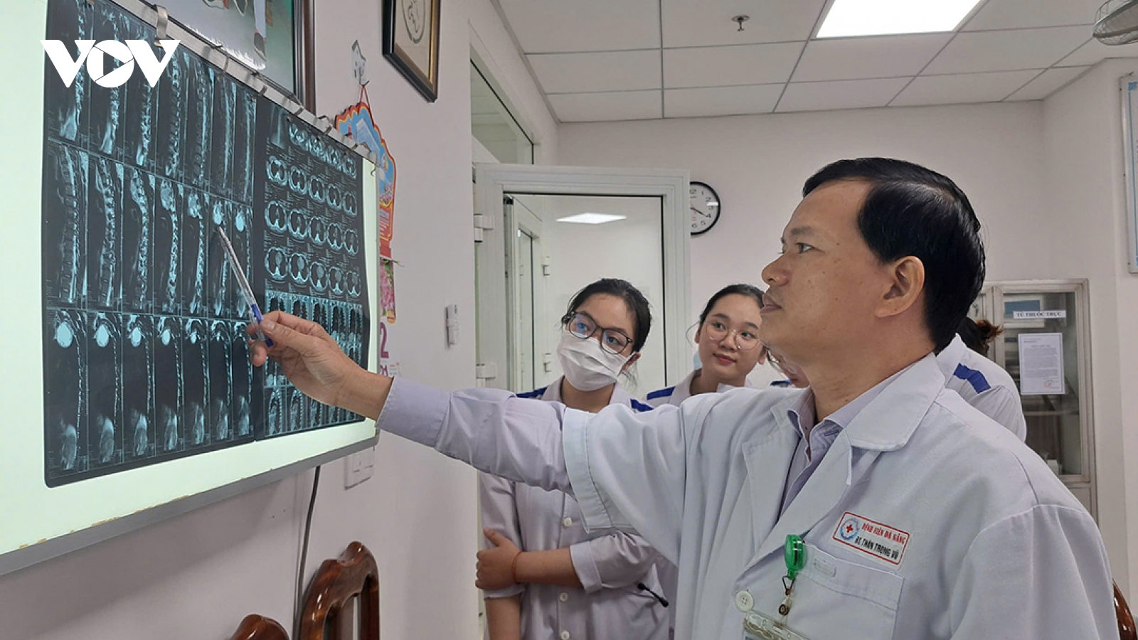 Đà Nẵng: Phẫu thuật nội soi cắt bỏ thành công khối u vỏ bao thần kinh hiếm gặp