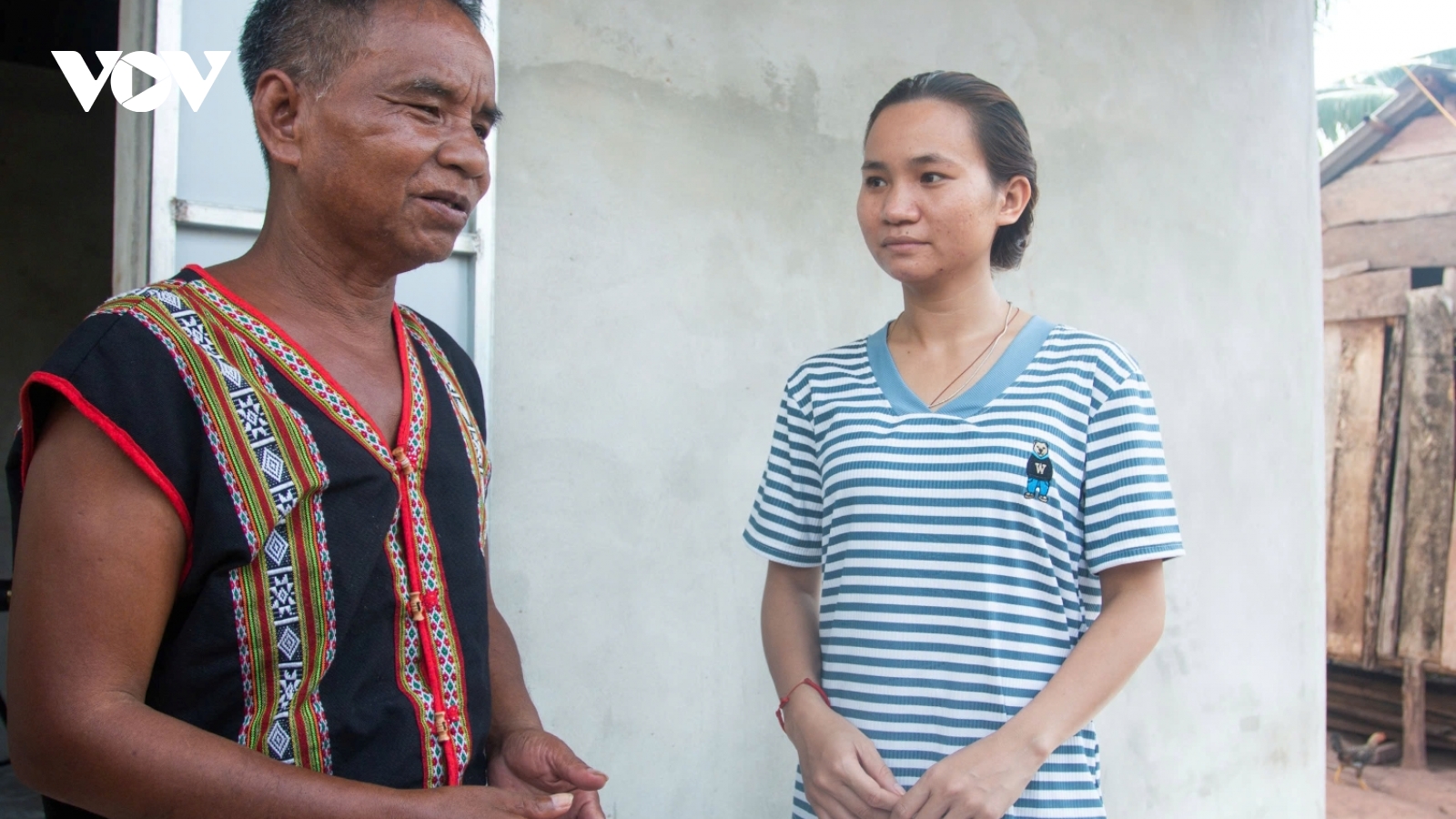 Những đảng viên trẻ góp sức dựng xây bản làng nơi biên giới Quảng Trị