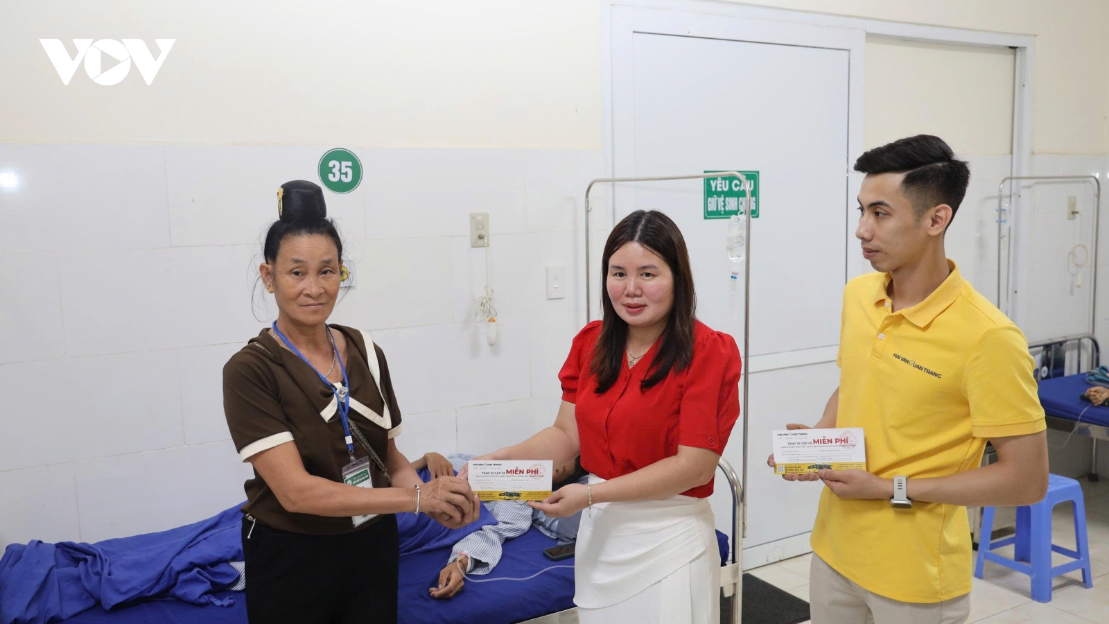 Vé xe "0 đồng" san sẻ khó khăn với người bệnh miền núi Sơn La