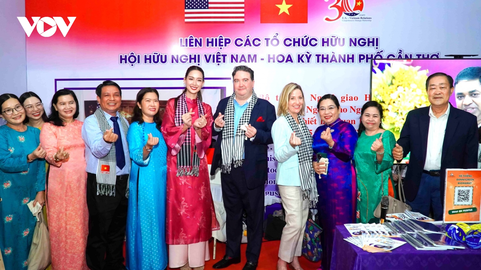 Rộn ràng Chương trình Giao lưu hữu nghị Việt Nam – Hoa Kỳ tại Cần Thơ