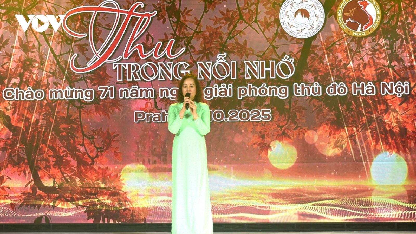 Đêm nghệ thuật “Thu trong nỗi nhớ” chào mừng ngày Giải phóng thủ đô tại Séc