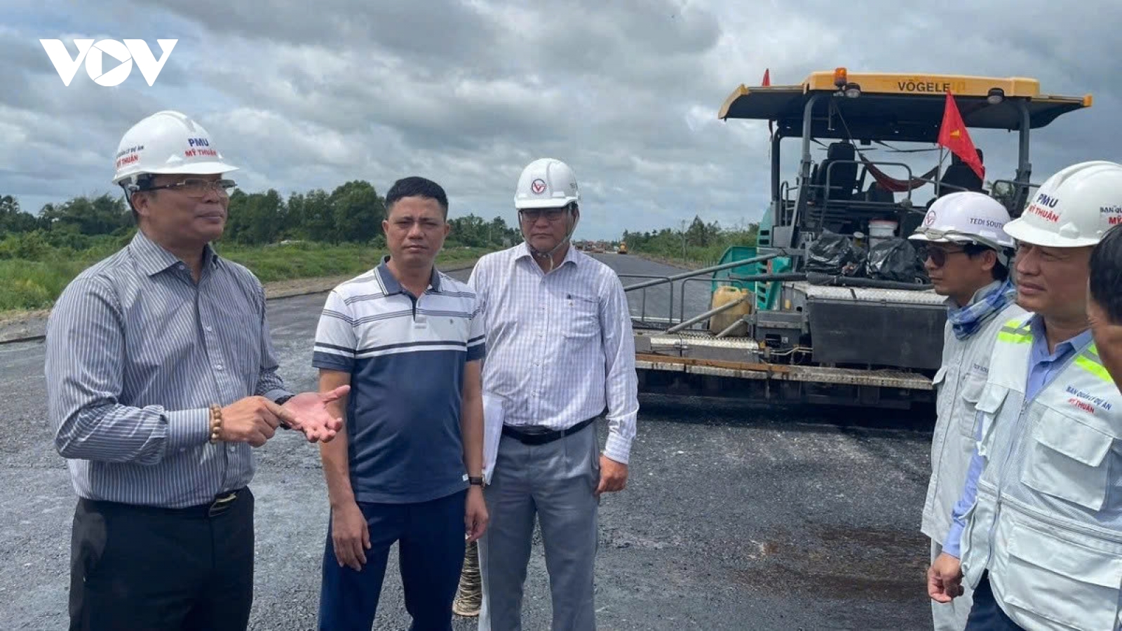 Cắt khối lượng nhà thầu thi công “ì ạch” tại cao tốc Cần Thơ - Cà Mau