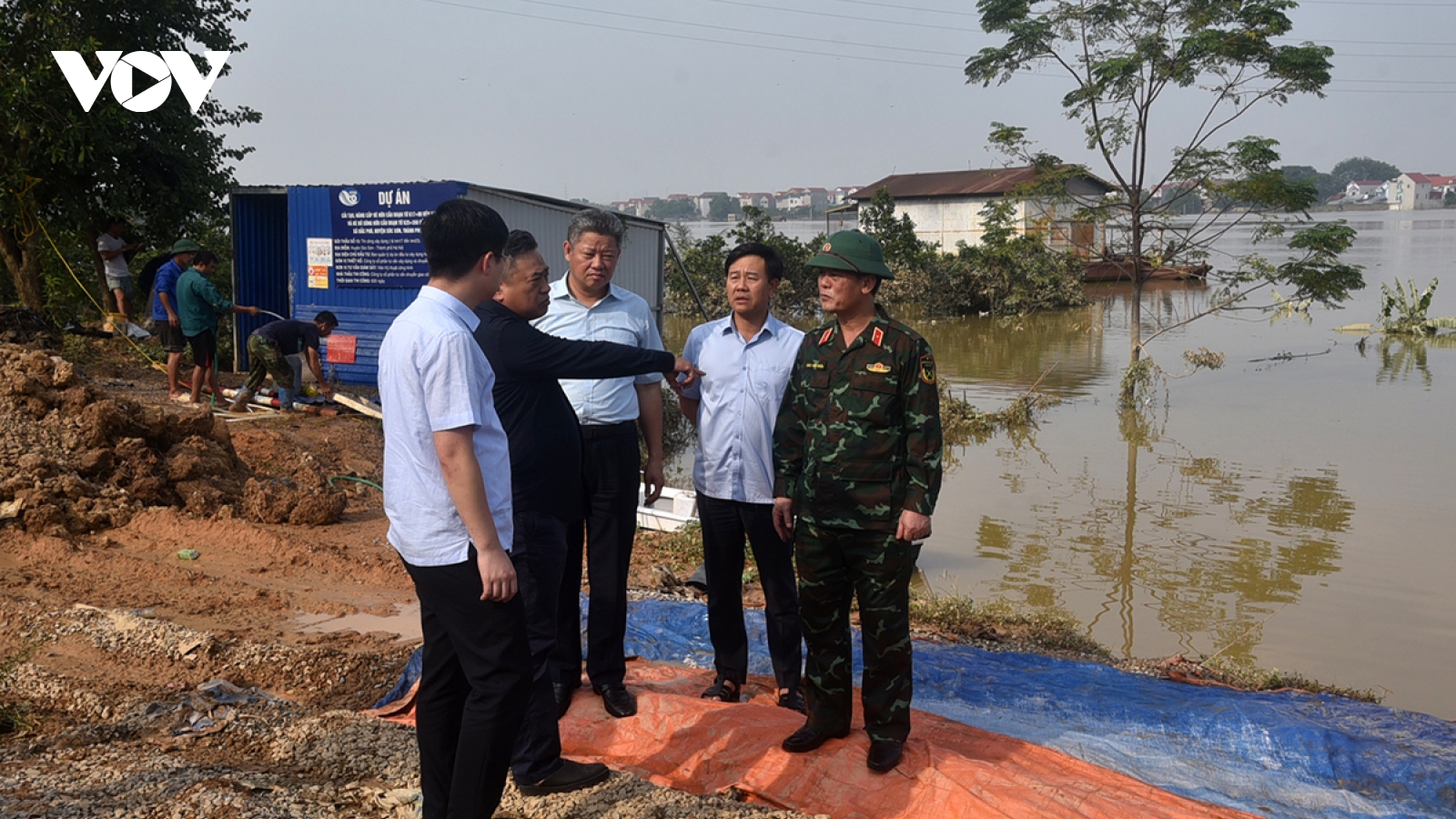 Chủ tịch Hà Nội kiểm tra ứng phó mưa lũ đặc biệt lớn trên sông Cầu