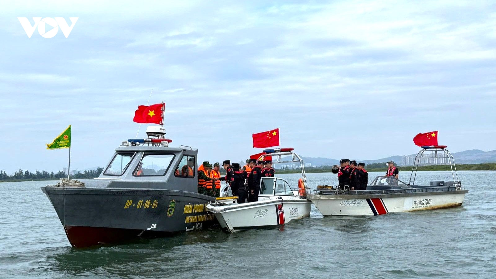Việt Nam - Trung Quốc tuần tra song phương khu vực cửa sông Bắc Luân