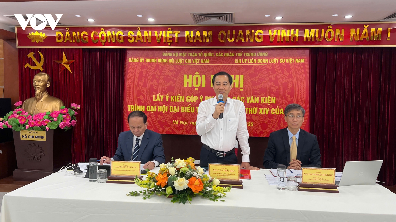 Dự thảo Văn kiện Đại hội XIV: Phát triển con người là chủ thể trong giai đoạn mới