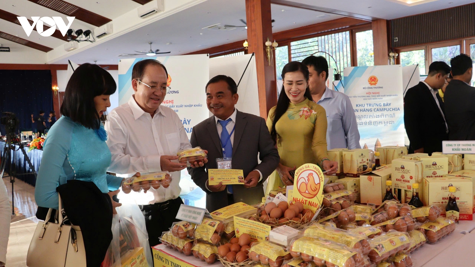 An Giang tăng cường kết nối thương mại - đầu tư với Campuchia