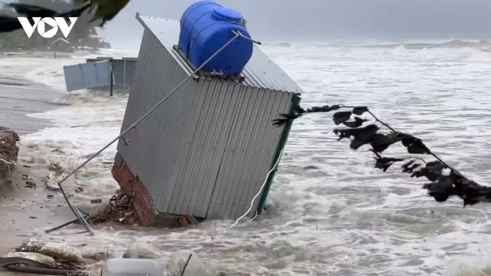 Sạt lở nghiêm trọng tại bờ biển Hội An