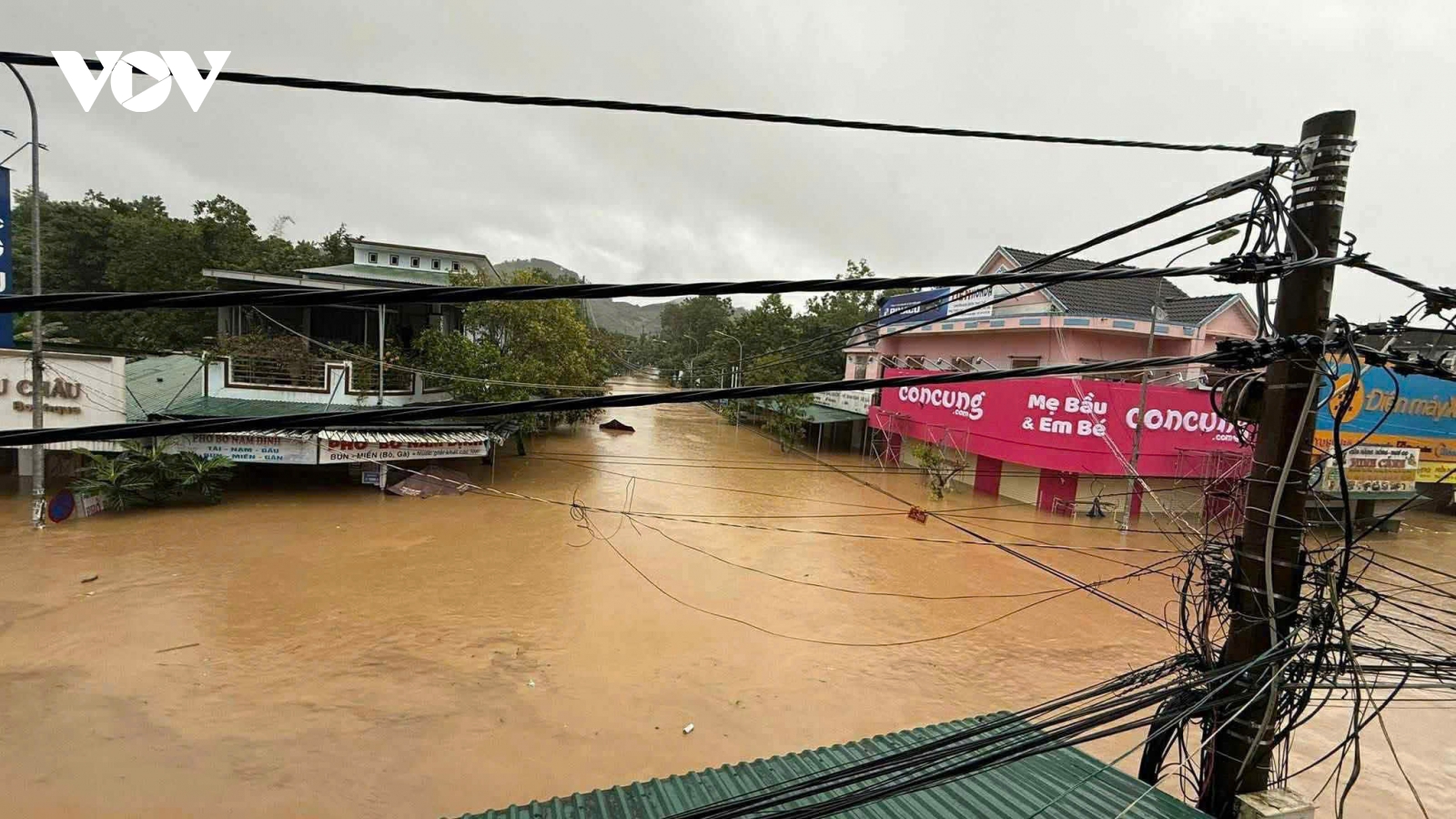 Từ Nghệ An đến Huế mưa rất to, cảnh báo rủi ro thiên tai cấp 2