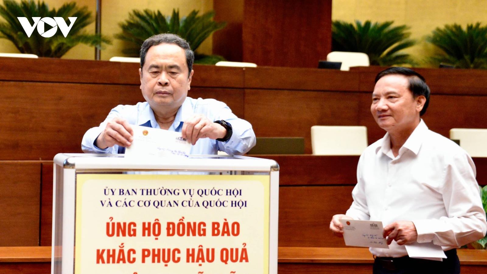 Chủ tịch Quốc hội dự lễ quyên góp, ủng hộ khắc phục hậu quả bão số 10