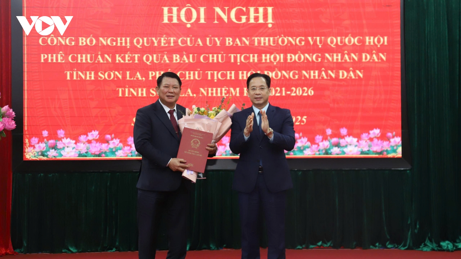 Phê chuẩn kết quả bầu Chủ tịch và Phó Chủ tịch HĐND tỉnh Sơn La