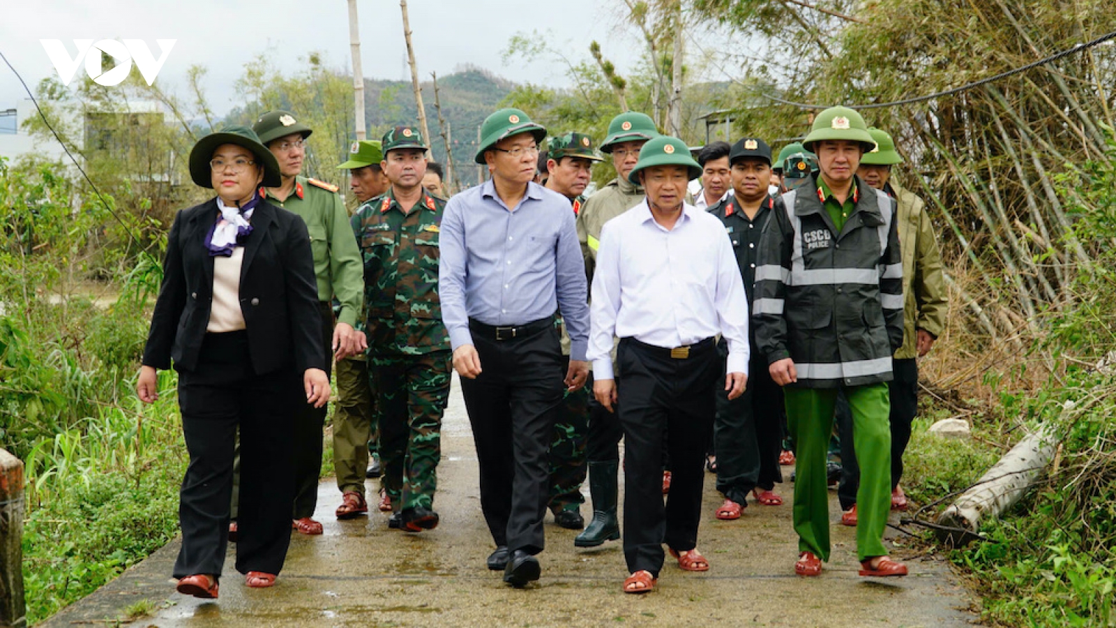 Phó Thủ tướng Lê Thành Long thăm người dân vùng lũ và làm việc với tỉnh Gia Lai