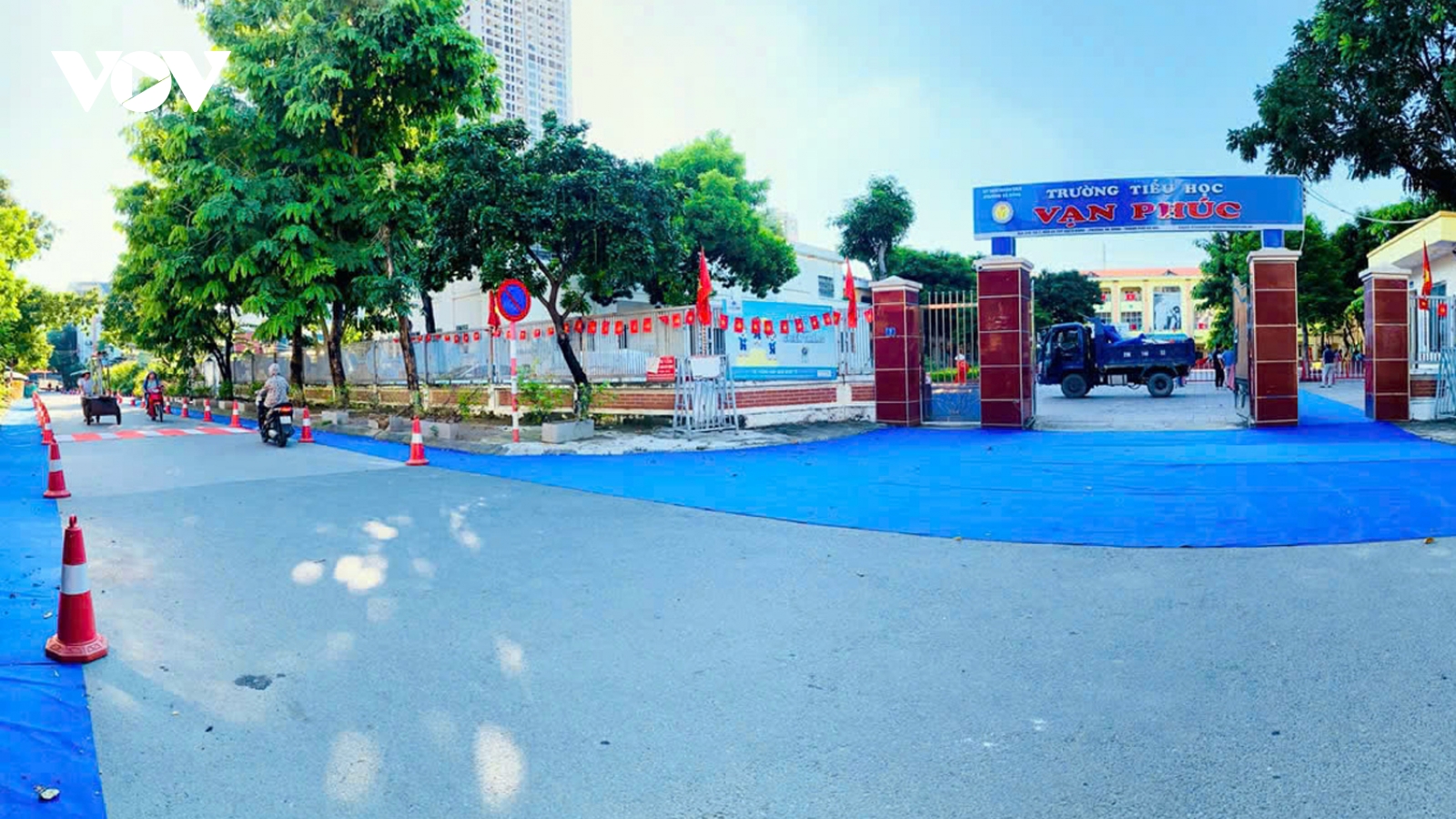 Giao thông an toàn để học sinh tự đến trường