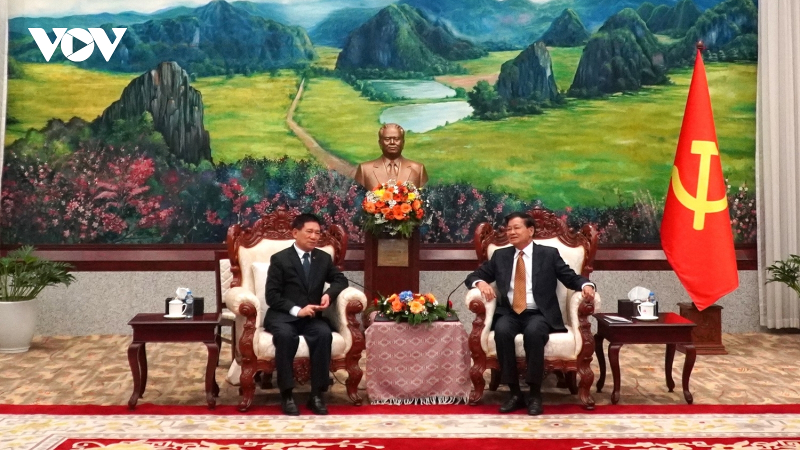 Phó Thủ tướng Chính phủ Hồ Đức Phớc thăm và làm việc tại Lào