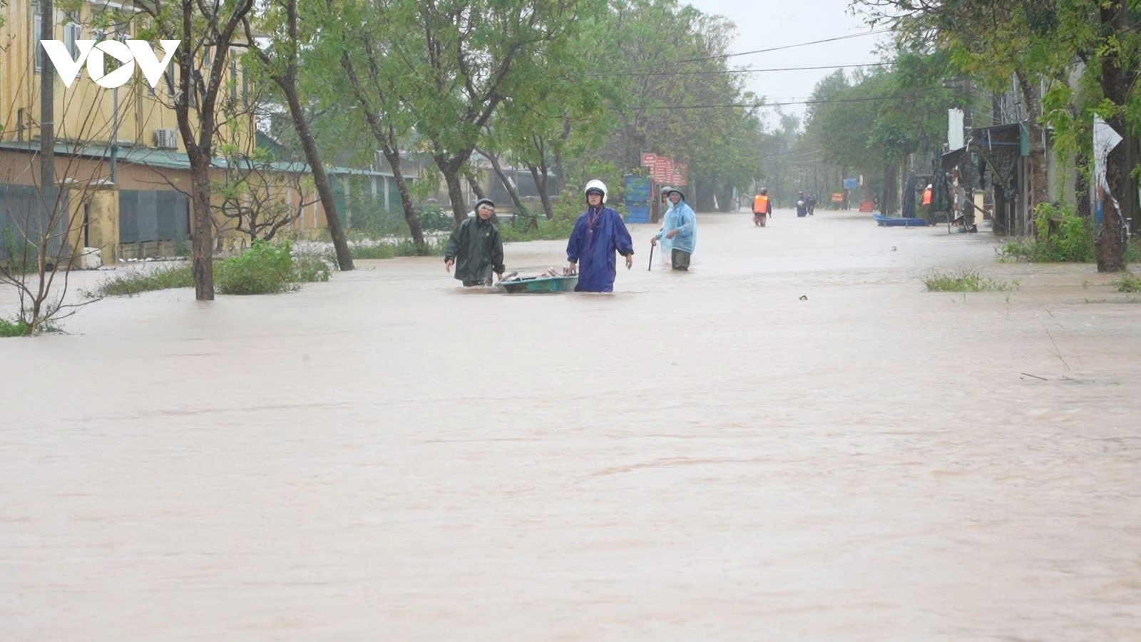 Hơn 5.300 hộ dân Hà Tĩnh vẫn bị ngập lụt sau đợt mưa lịch sử