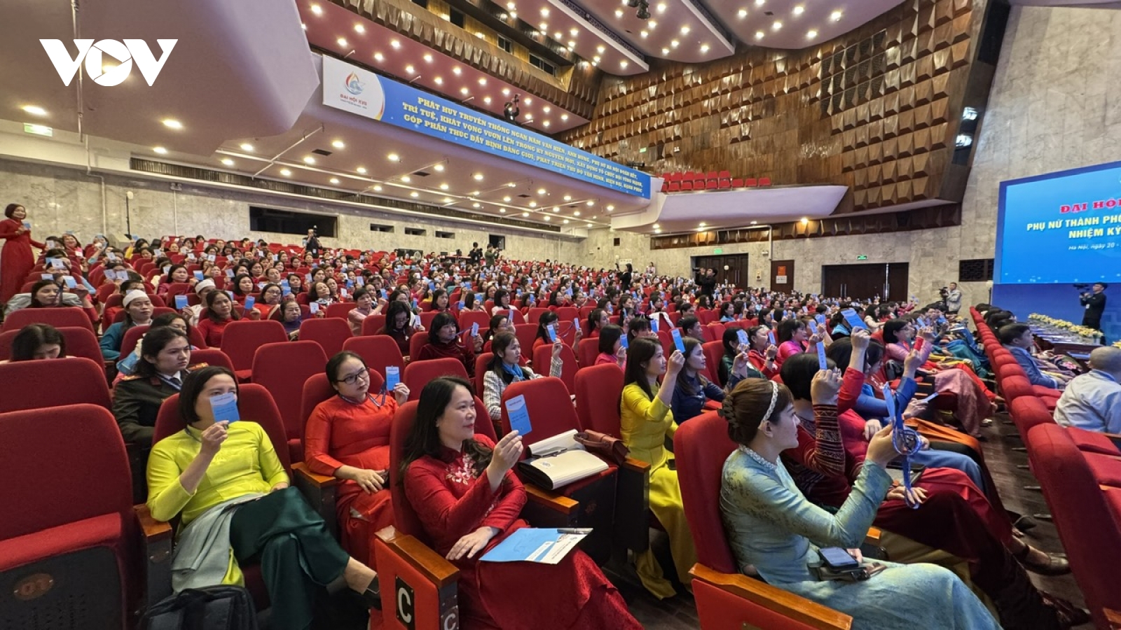 Hà Nội thúc đẩy quyền tham gia chính trị của phụ nữ: Giỏi việc nước, đảm việc nhà