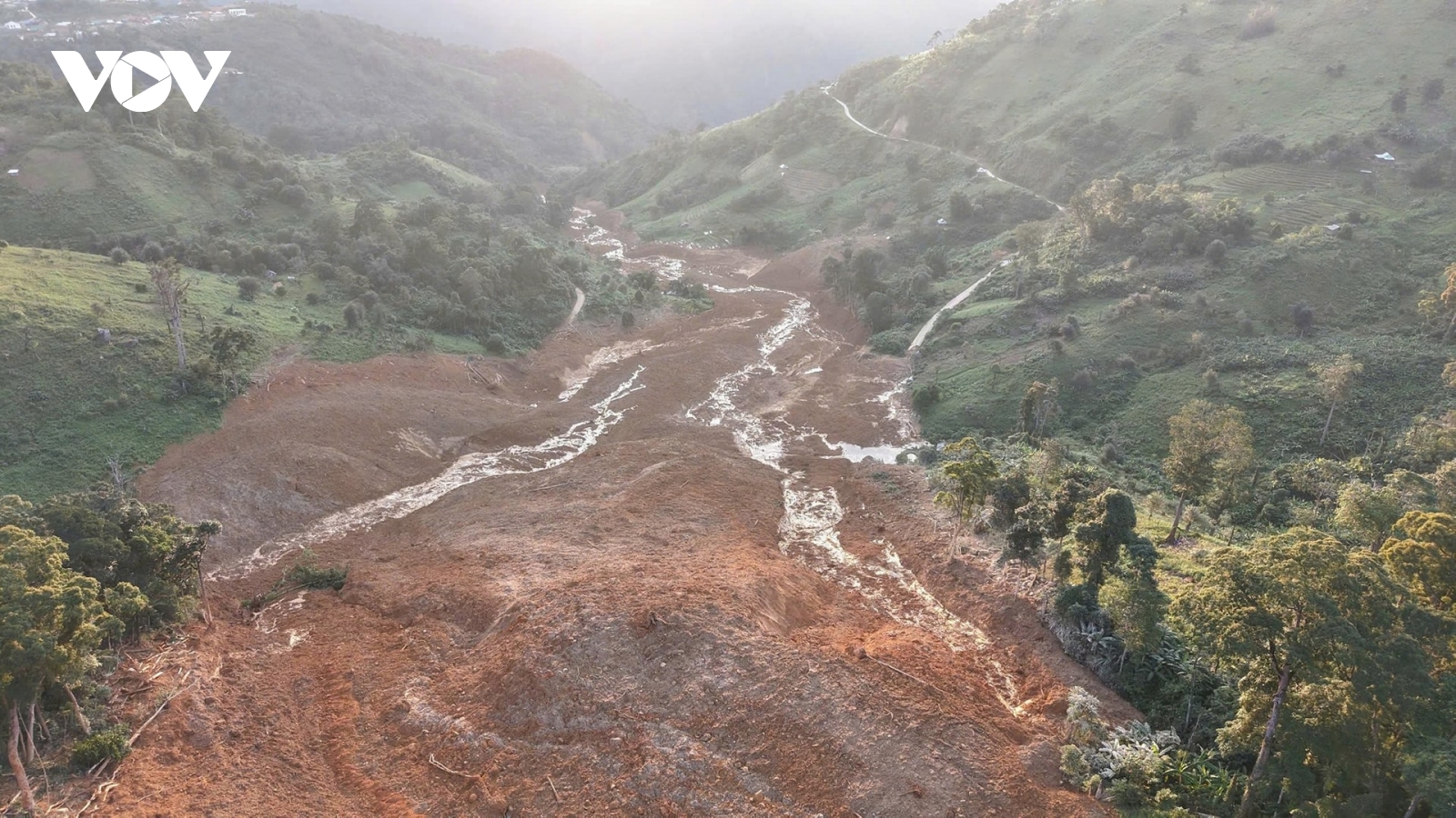 Đà Nẵng huy động công binh, flycam tìm kiếm 3 người mất liên lạc ở Hùng Sơn