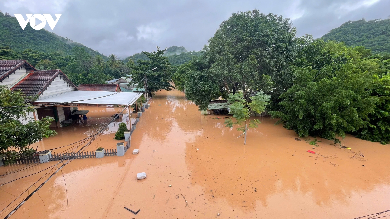 Hỗ trợ khẩn cấp Đà Nẵng 100 tỷ đồng để ổn định đời sống người dân sau lũ