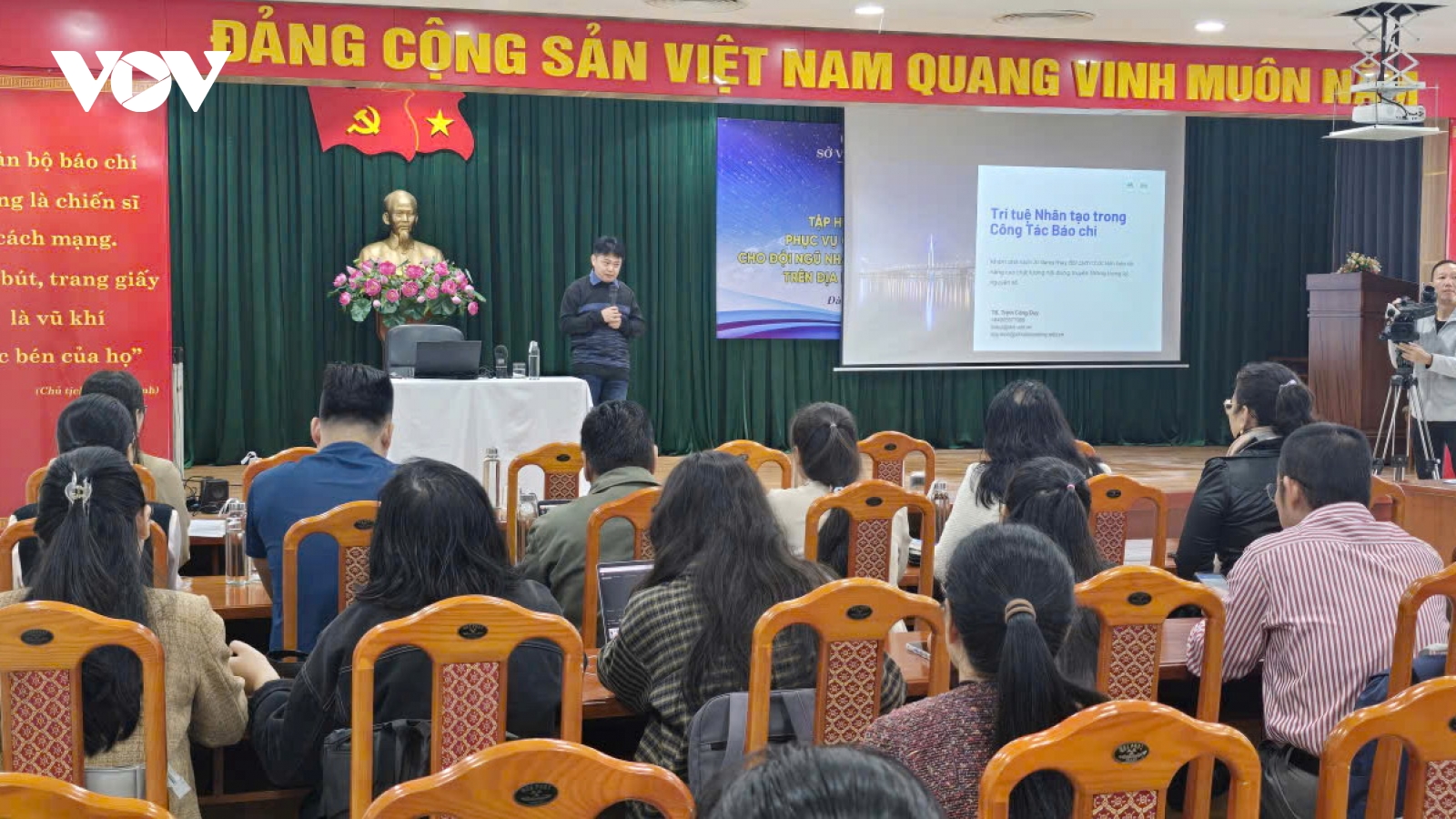 AI không thể thay thế nhà báo nhưng đội ngũ làm báo phải nâng cấp kỹ năng số