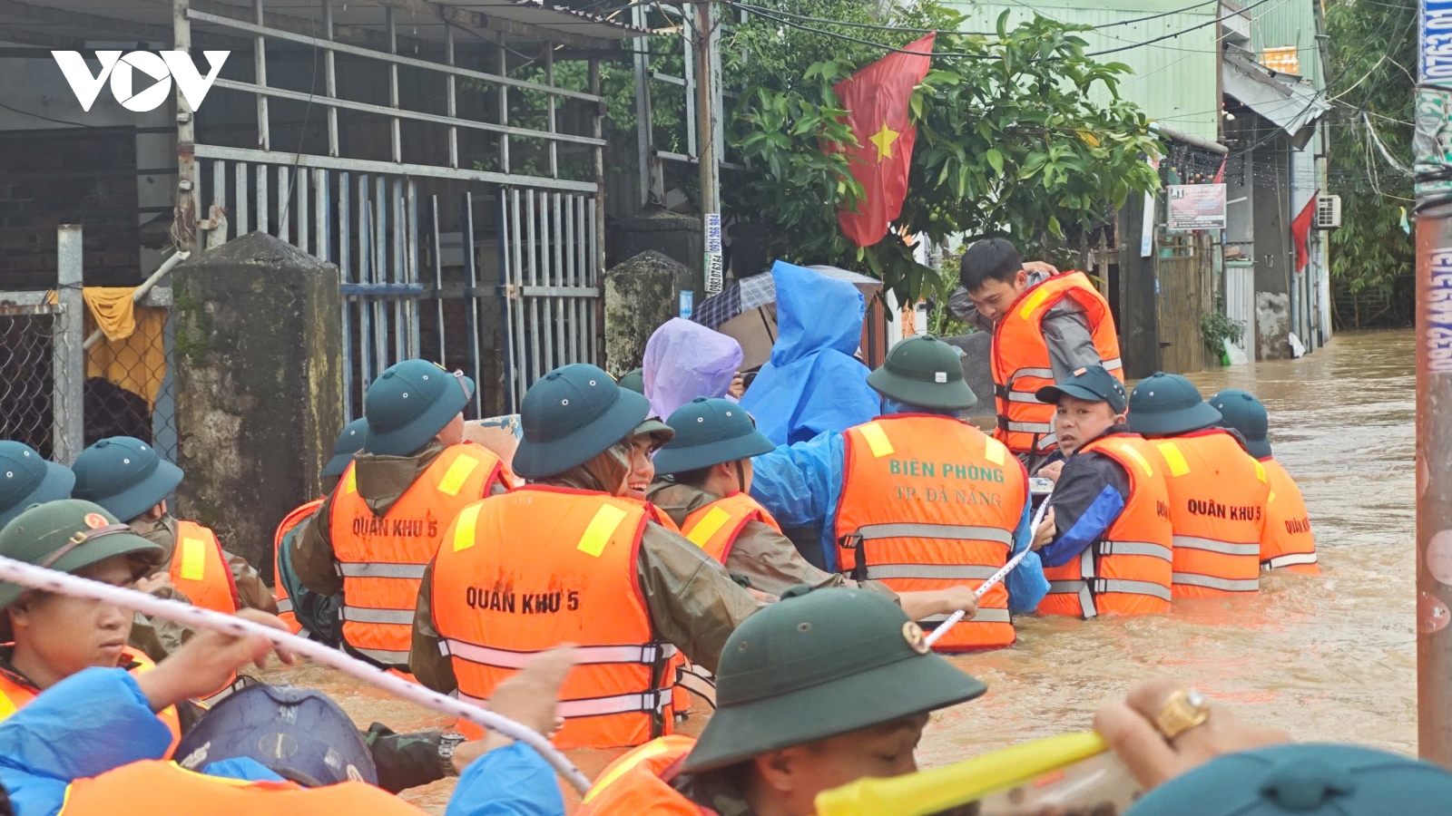 Miền Trung mưa to trở lại, người dân chạy lụt lần thứ 4