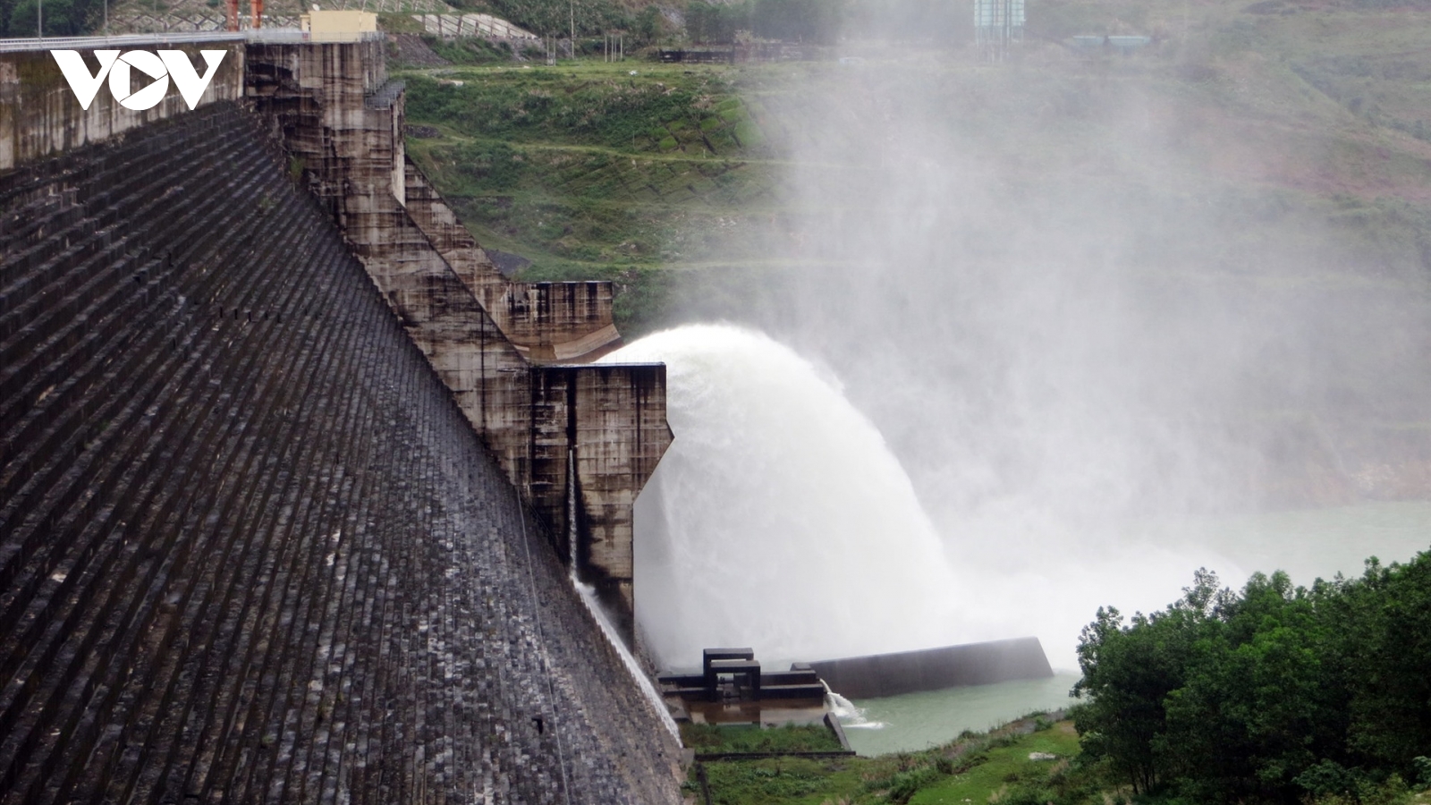 Các hồ thủy điện ở Đà Nẵng đồng loạt xả nước đón lũ