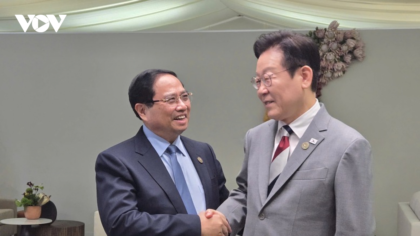 Thủ tướng Phạm Minh Chính gặp Tổng thống Hàn Quốc Lee Jae Myung