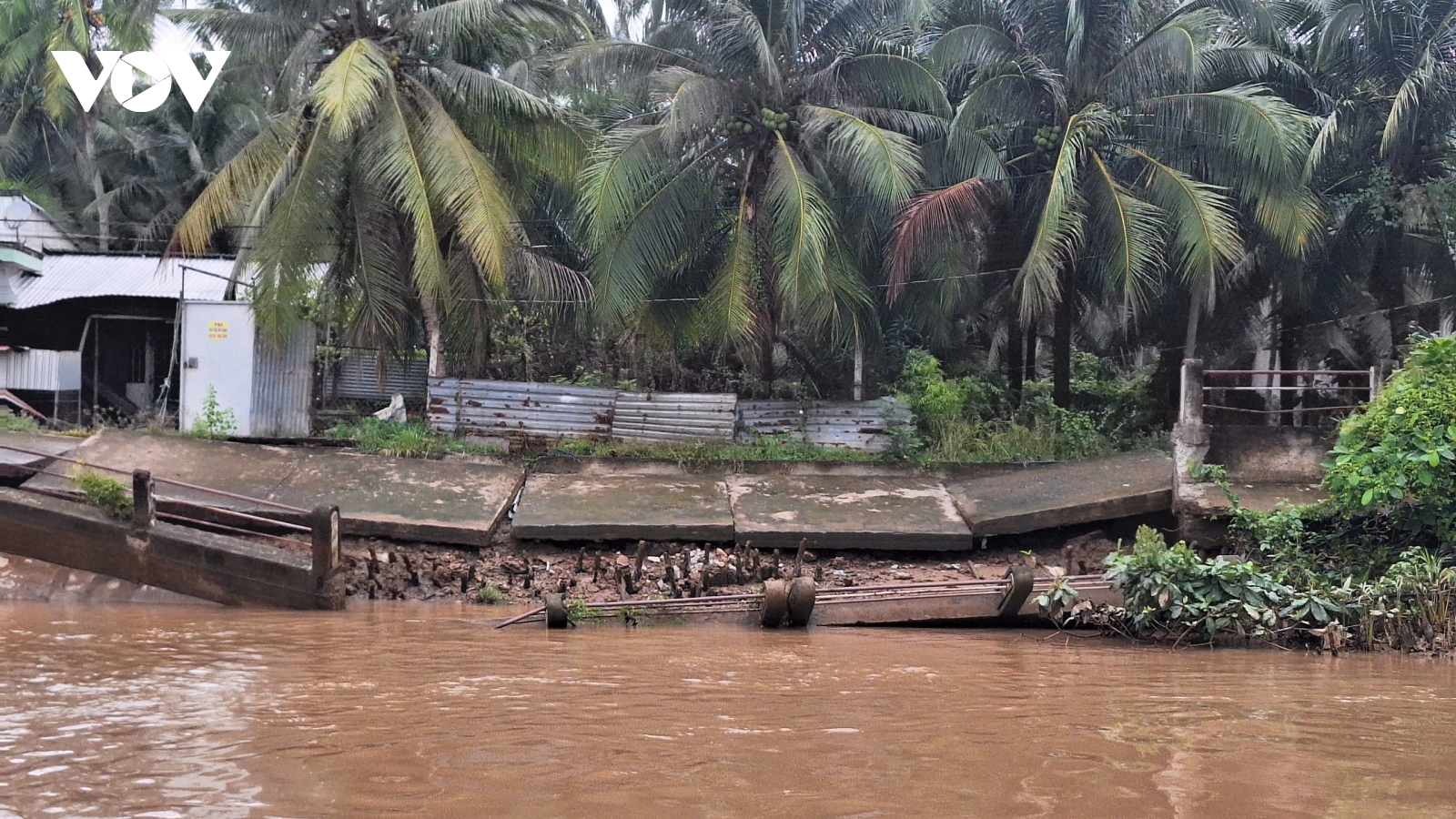 Vĩnh Long chi 1.000 tỷ đồng triển khai loạt dự án chống sạt lở, ngăn mặn