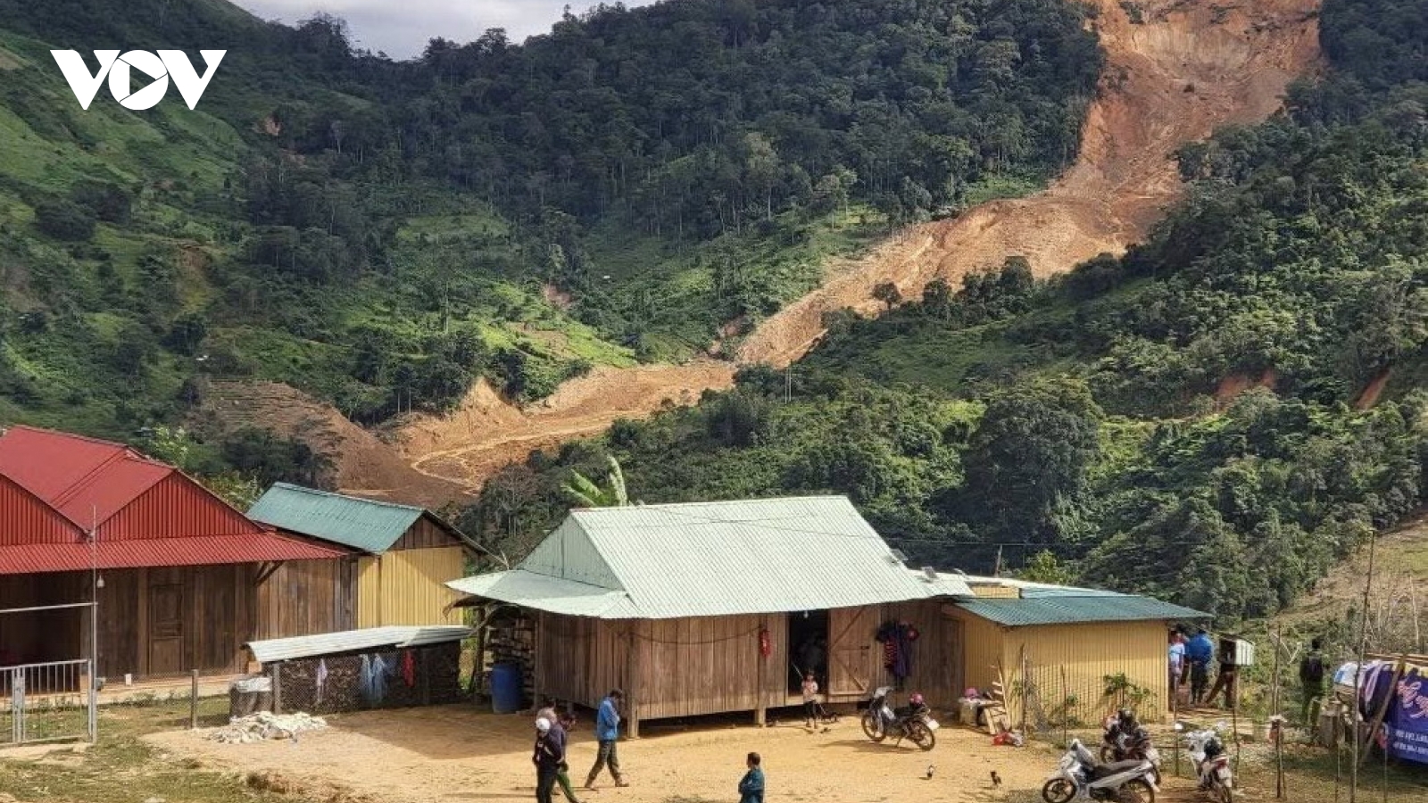 Nguy cơ sạt lở tăng, di dời thêm nhiều hộ dân ở Hùng Sơn, Đà Nẵng