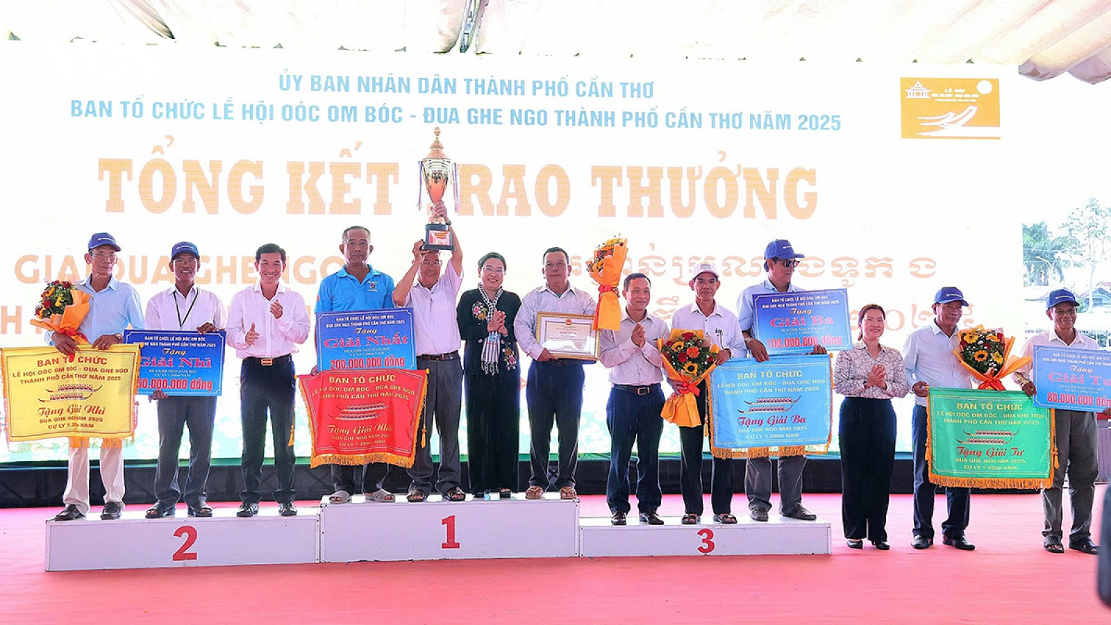 Cần Thơ: Trao giải và bế mạc Lễ hội Óoc Om Bóc – Đua ghe ngo năm 2025