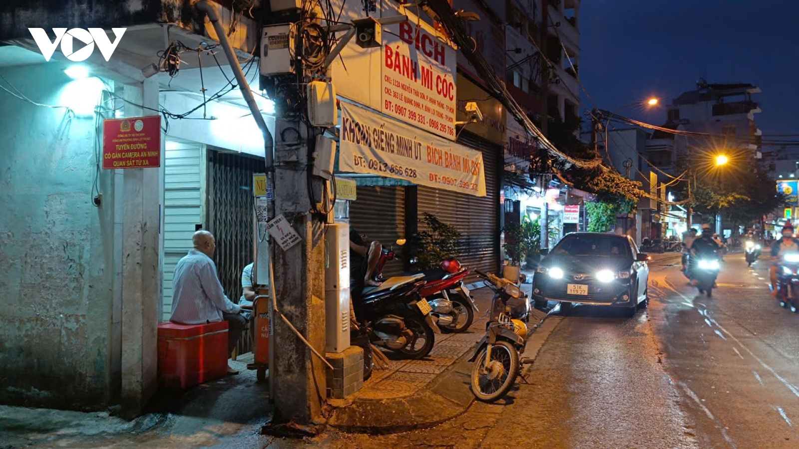 Điều tra vụ nghi ngộ độc thực phẩm sau bữa trưa ở bếp ăn tập thể