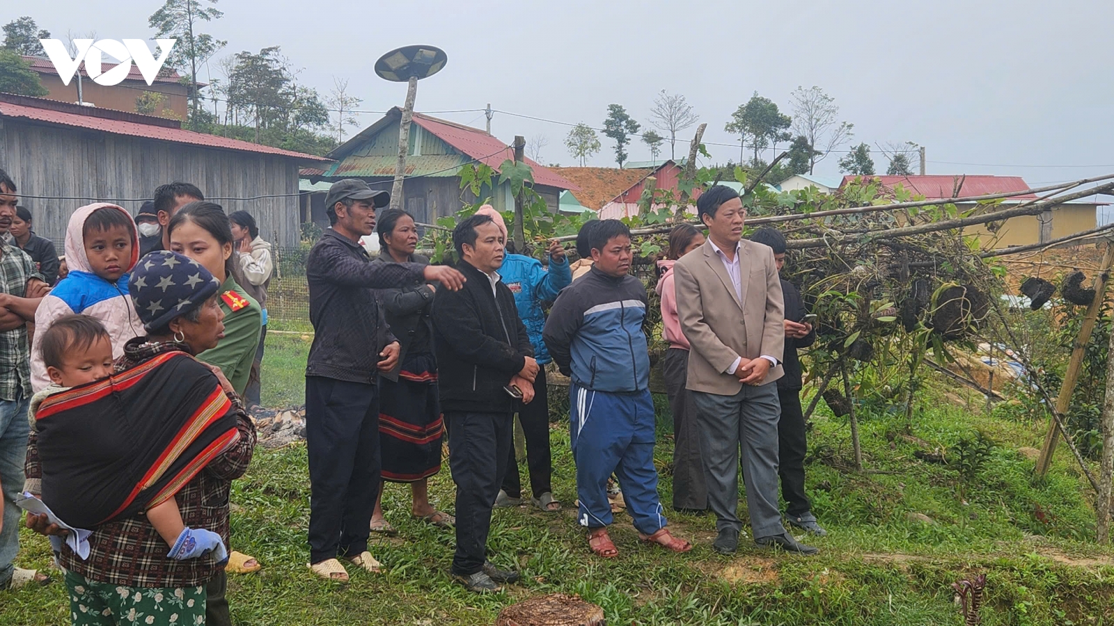 Vụ lở núi tại Đà Nẵng: Mong ngóng 3 người mất tích trở về
