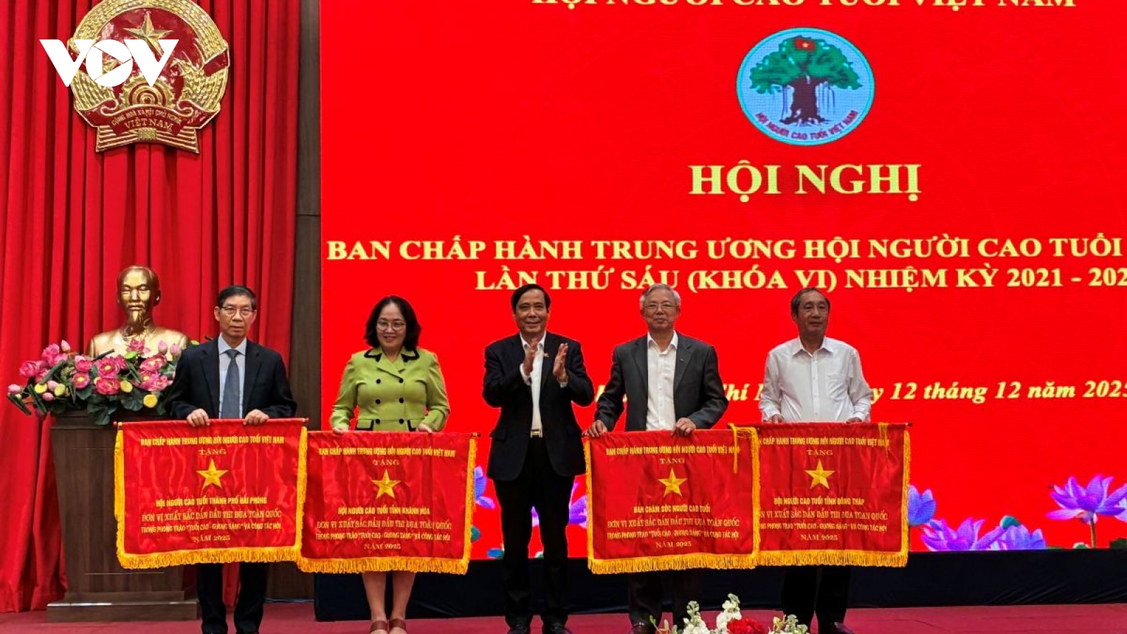 Người cao tuổi vào tâm điểm chuyển đổi số - chuyển đổi xanh