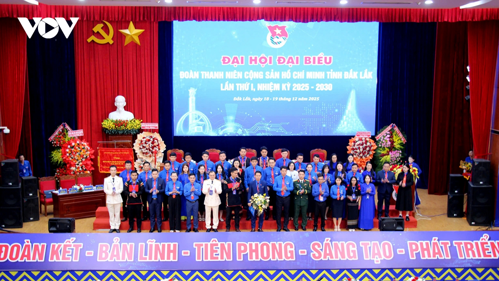 Mỗi đoàn viên là một “chiến sĩ” nòng cốt hỗ trợ người dân chuyển đổi số