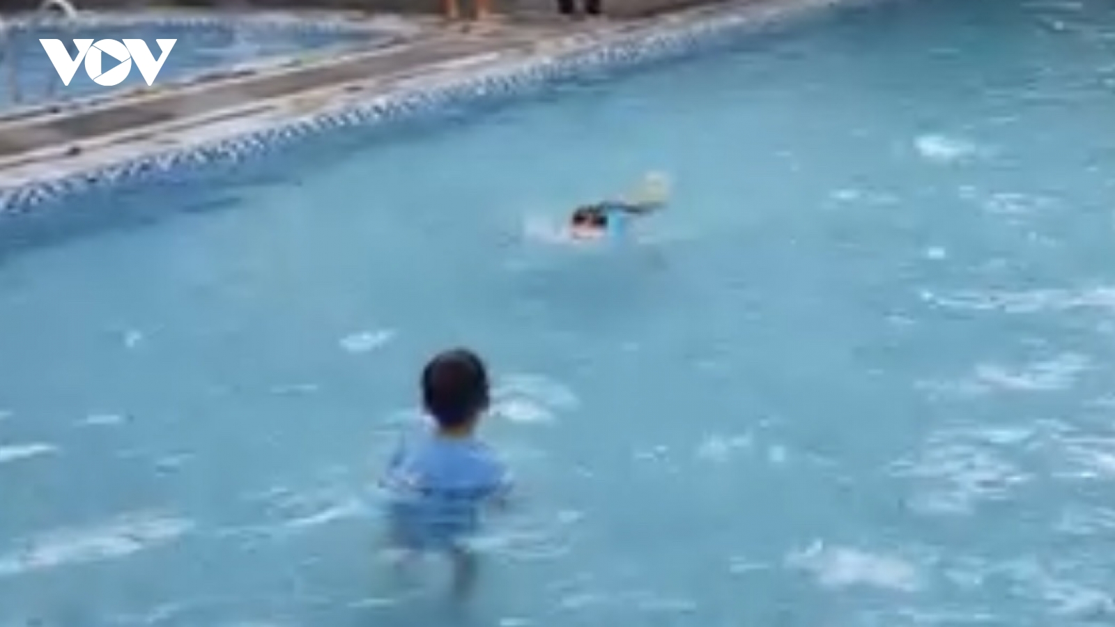 Hai ca đuối nước thương tâm tại hồ bơi, bác sĩ cảnh báo nguy cơ chủ quan