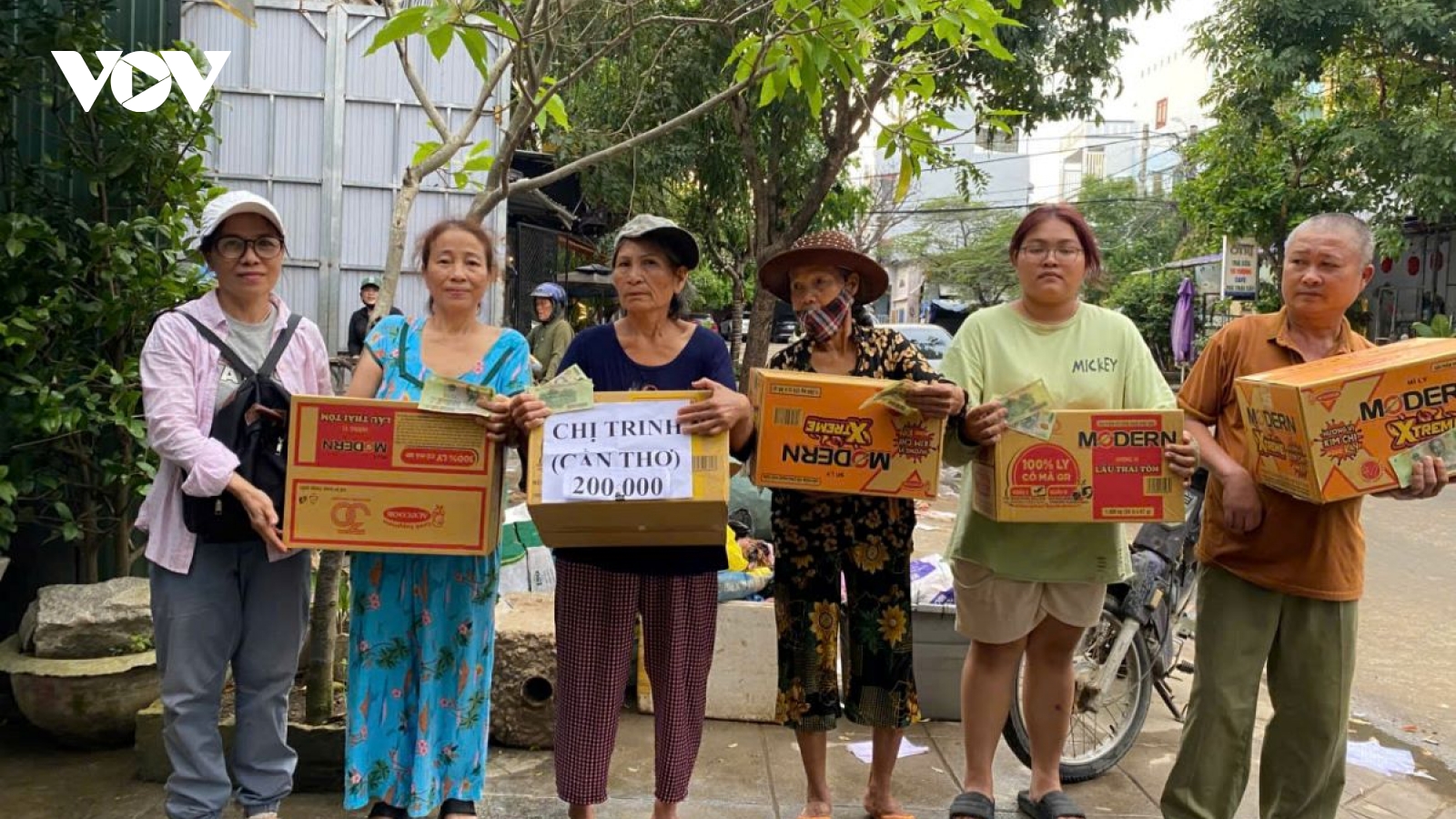 TP.HCM tiếp nhận hơn 20 tỷ đồng ủng hộ đồng bào vùng bão lũ