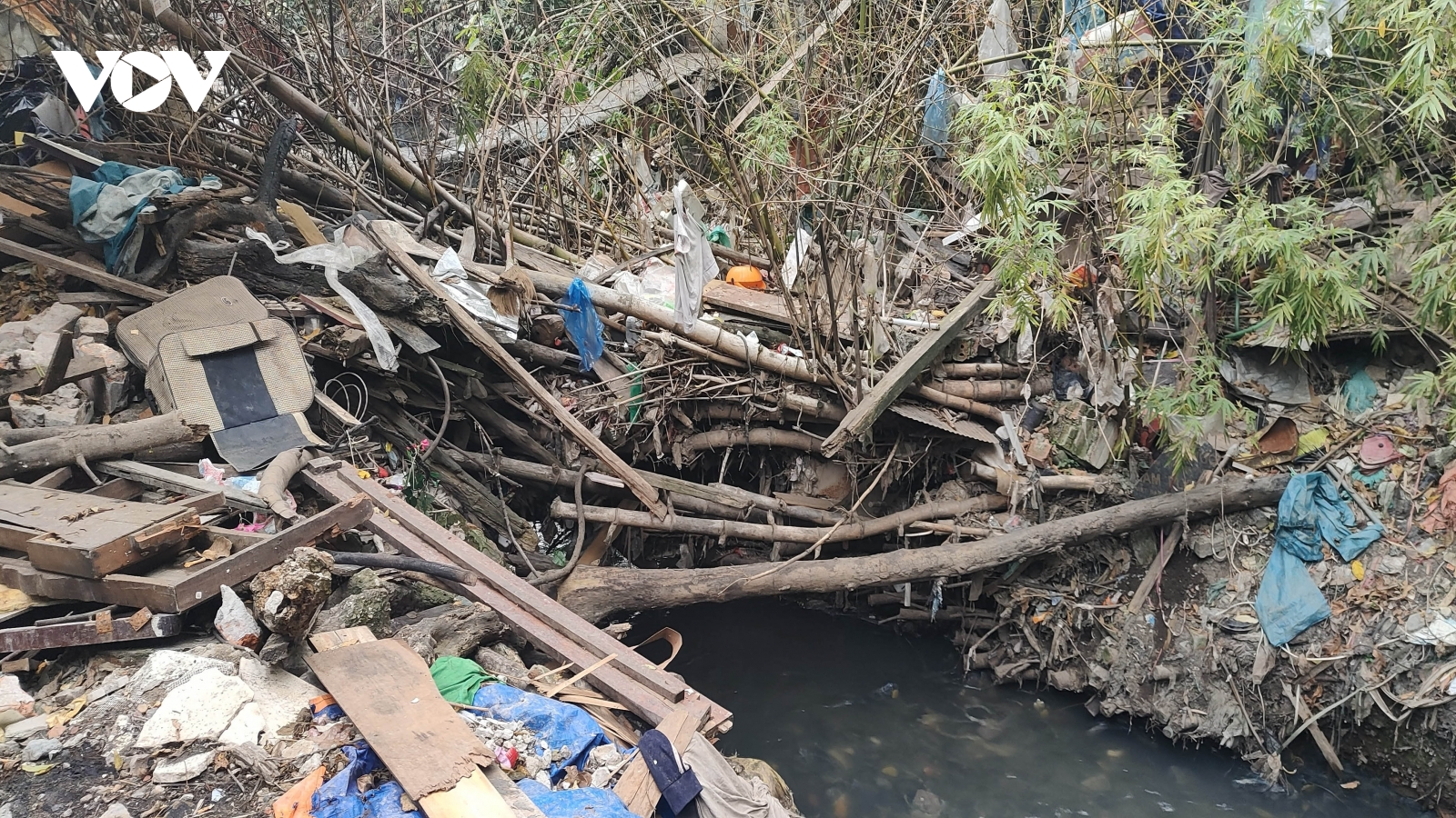 Dự án treo 17 năm biến mương Kẻ Khế thành bãi rác ô nhiễm giữa Ngọc Hà, Hà Nội