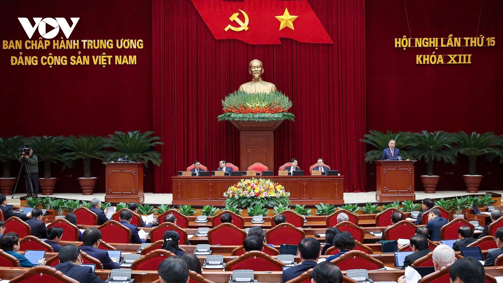 Chuẩn bị nhân sự Đại hội XIV của Đảng: Thận trọng, kỹ lưỡng