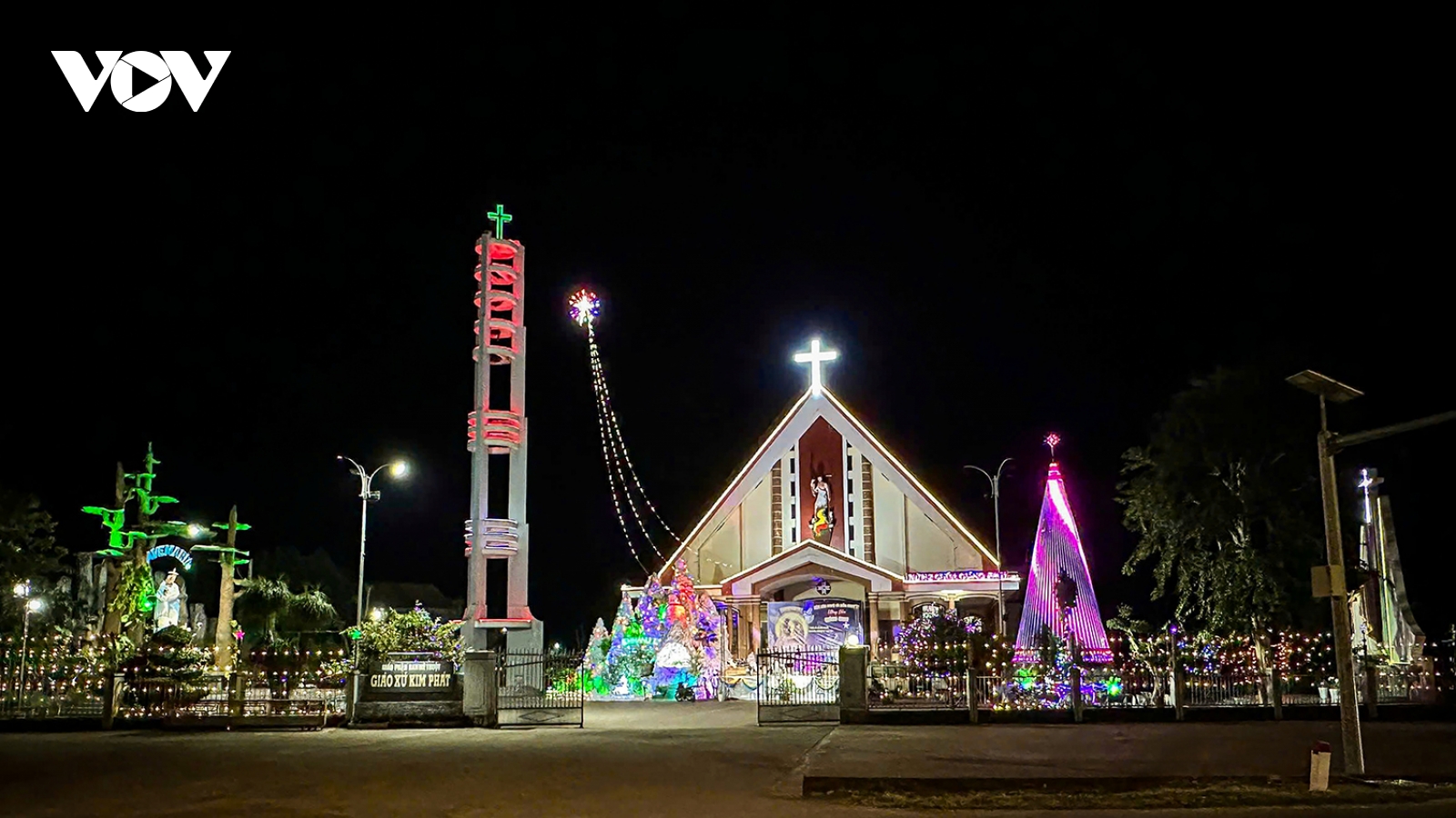 Rộn ràng không khí đón Giáng sinh trên cao nguyên Đắk Lắk