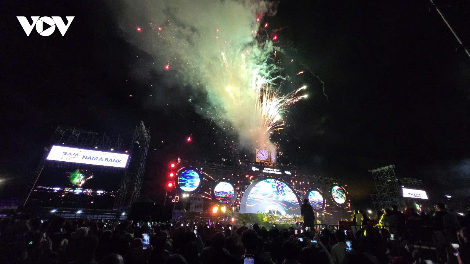 Bắn pháo hoa tại 3 khu vực đón chào năm mới 2026 tại Lâm Đồng