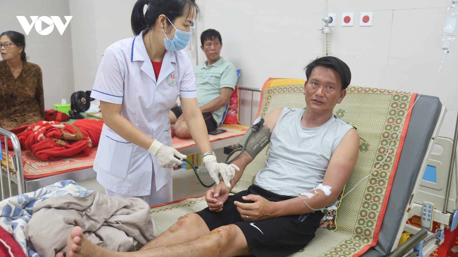 Chủ tịch nước tặng Huân chương dũng cảm thưởng 2 công dân Lý Sơn