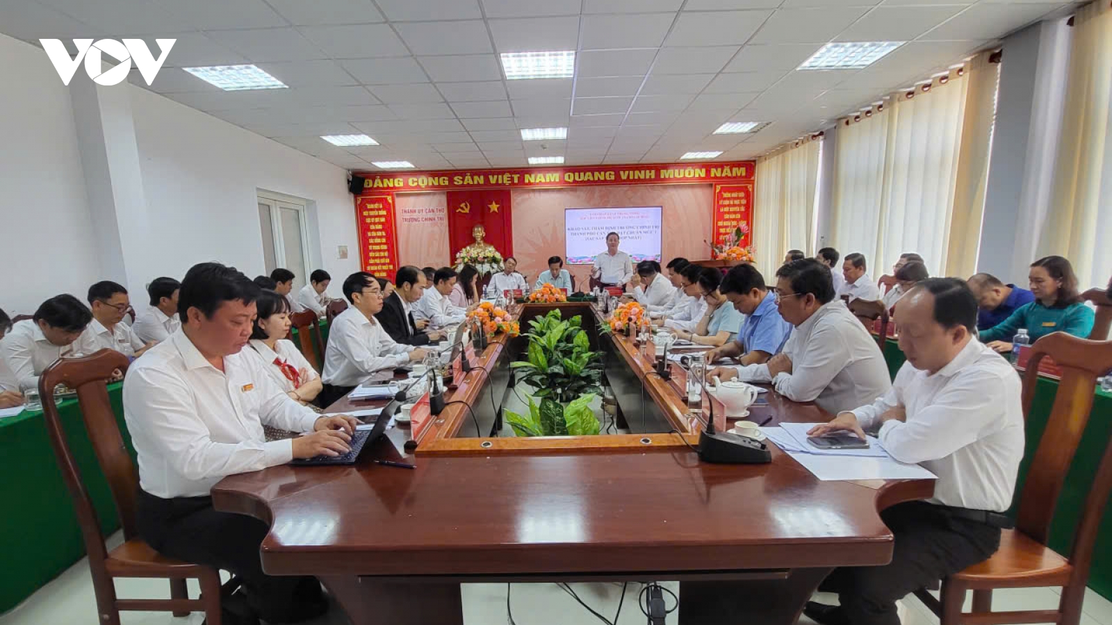 Khảo sát, thẩm định công nhận Trường Chính trị thành phố Cần Thơ đạt chuẩn mức 1