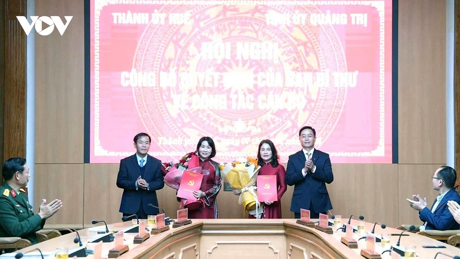 Công bố quyết định của Ban Bí thư về công tác cán bộ tại Huế và Quảng Trị