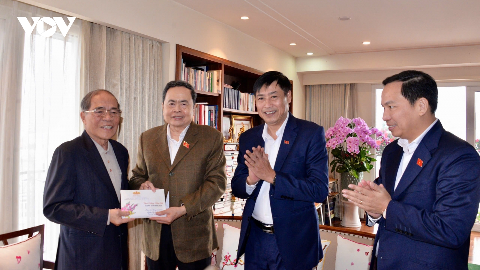 Chủ tịch Quốc hội thăm, chúc Tết gia đình nguyên lãnh đạo Đảng, Nhà nước