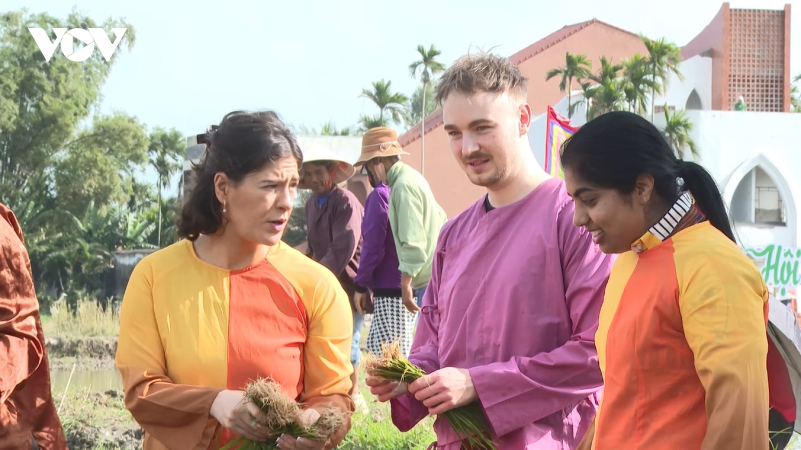 Đến Đà Nẵng, du khách bỏ phố vào làng, “sống thử” đời thôn quê