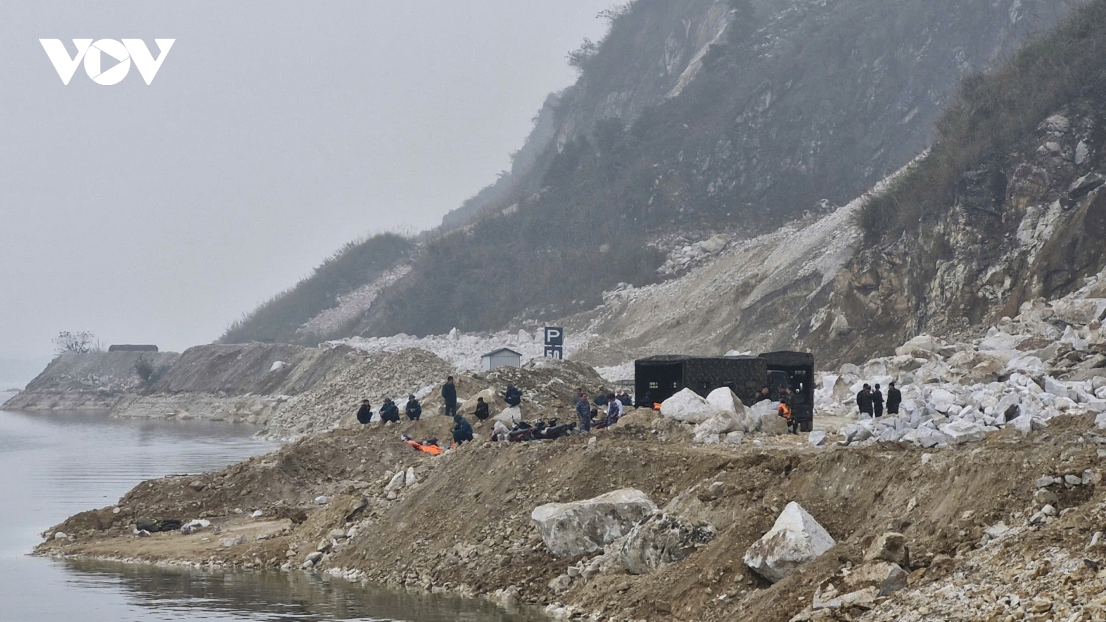 Vụ lật tàu trên Hồ Thác Bà: Đặc nhiệm người nhái đã tìm thấy 1 nạn nhân