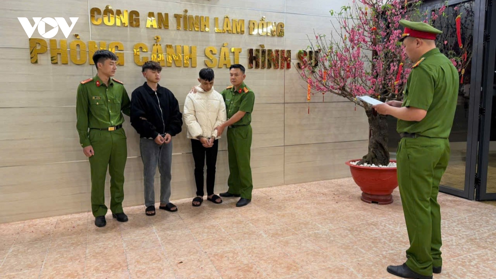 Bắt giữ 2 đối tượng cướp tiệm vàng trong đêm giao thừa