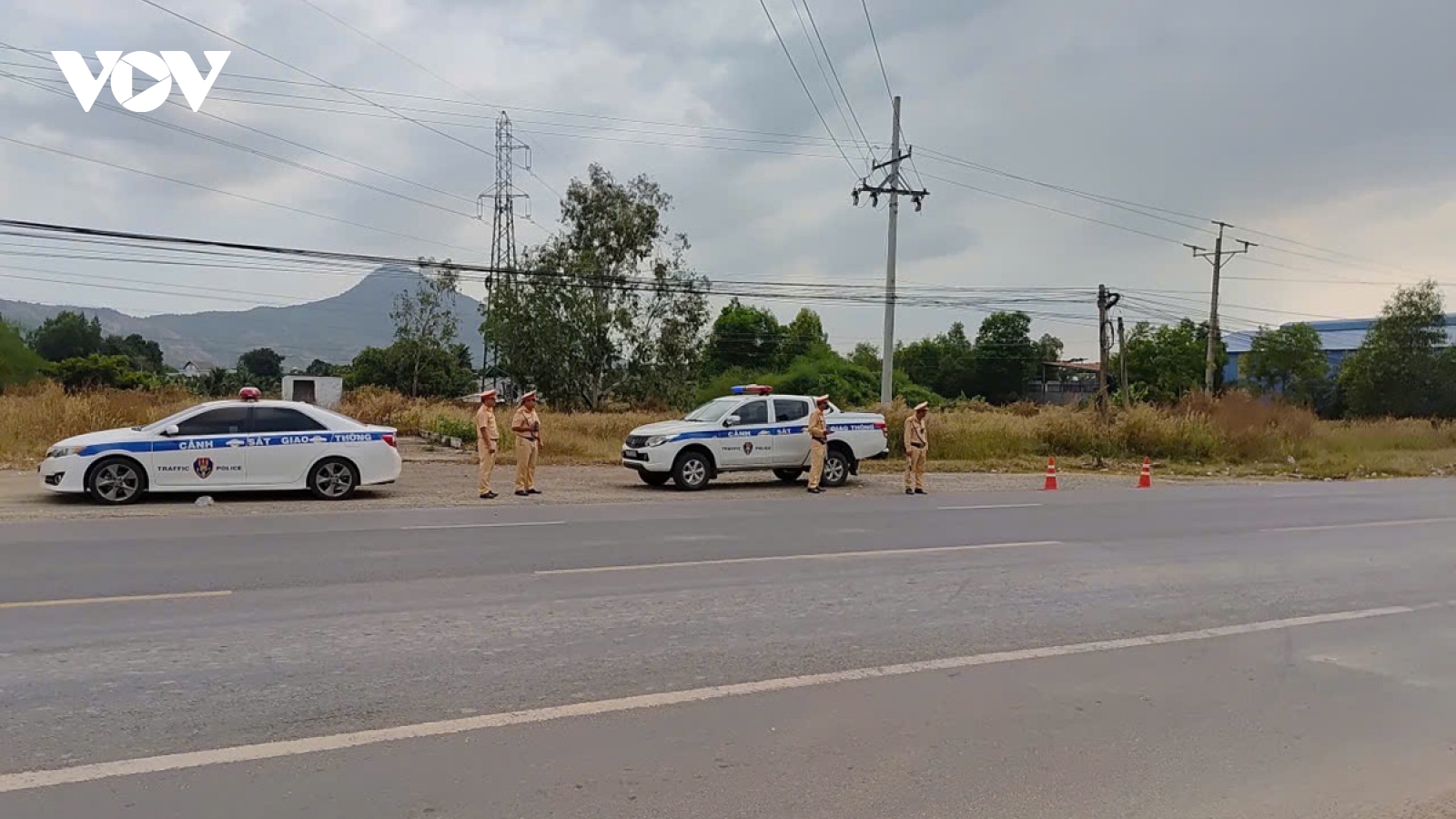 CSGT Lâm Đồng tăng cường tuần tra, phối hợp điều tiết giao thông trên Quốc lộ 1