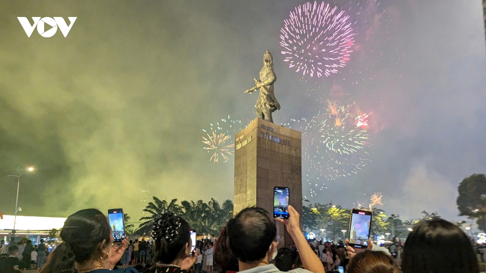Metro 1 miễn phí vé, chạy khung giờ đặc biệt vào đêm giao thừa