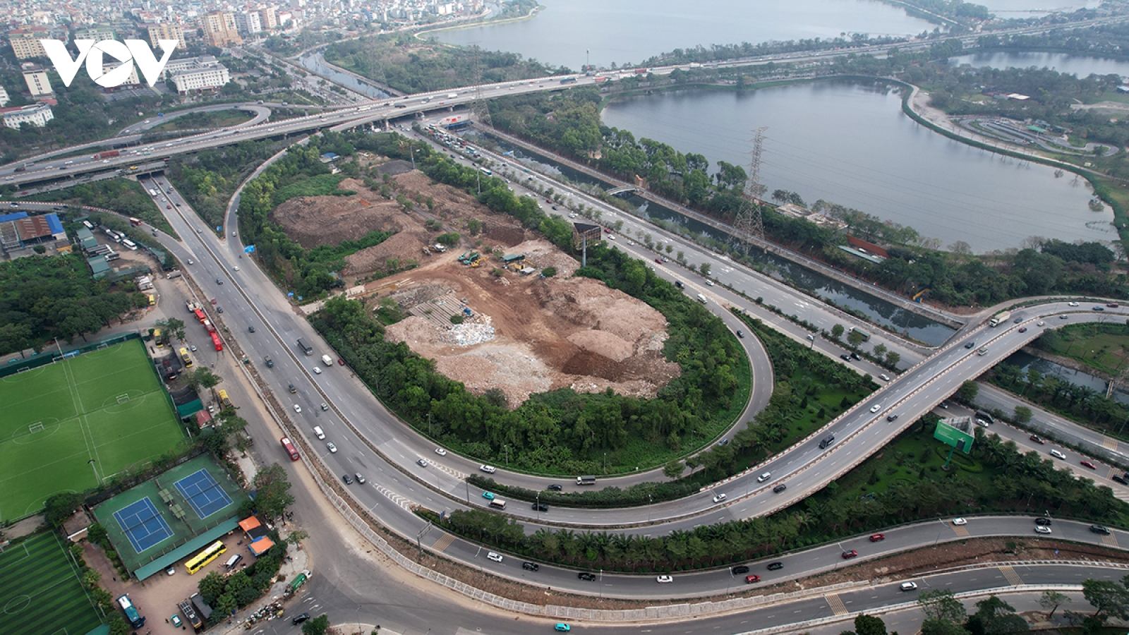 Cửa ngõ phía Nam Hà Nội thông thoáng sáng ngày đầu kỳ nghỉ Tết 9 ngày