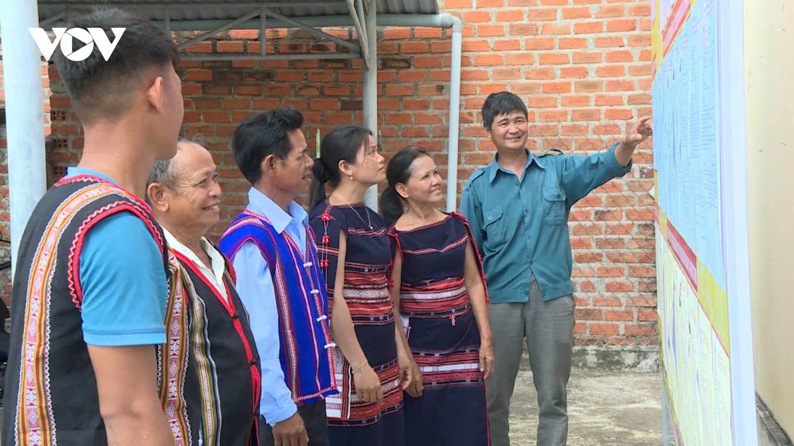 Cử tri kỳ vọng đại biểu Quốc hội khóa XVI lắng nghe và hành động