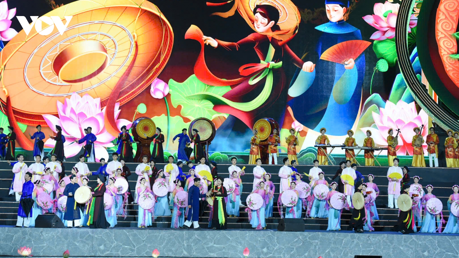 Biển người đổ về xem khai mạc Festival "Về miền di sản Bắc Ninh 2026"